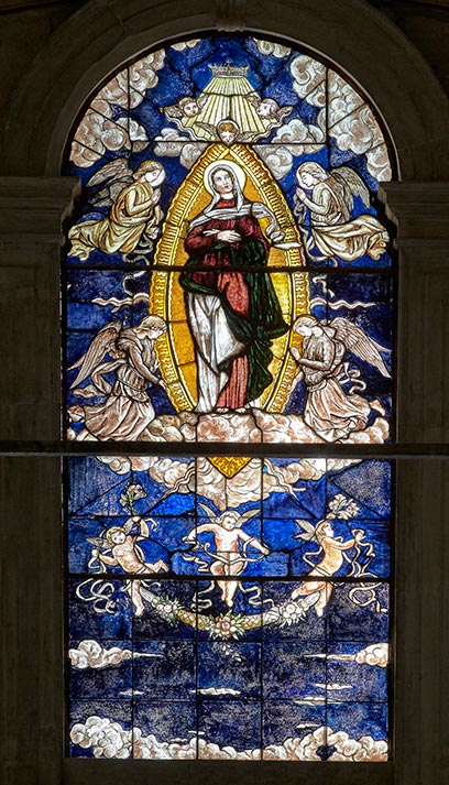L’Assunzione della Madonna (vetrata istoriata).